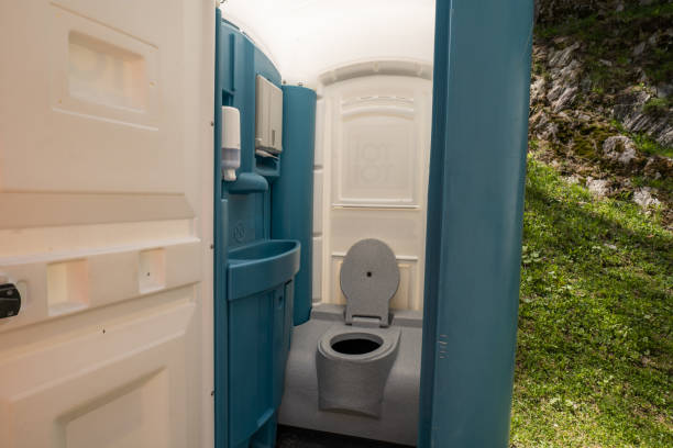 Portable bathroom rental in Maquoketa, IA